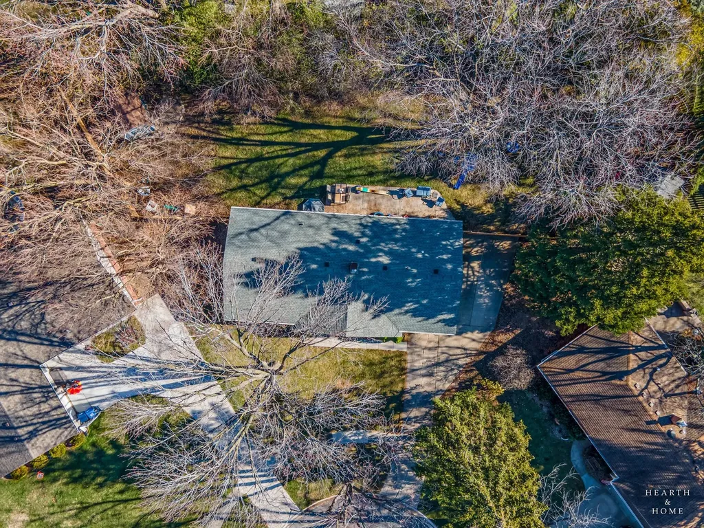 125 Weymouth Court Schaumburg IL 60193