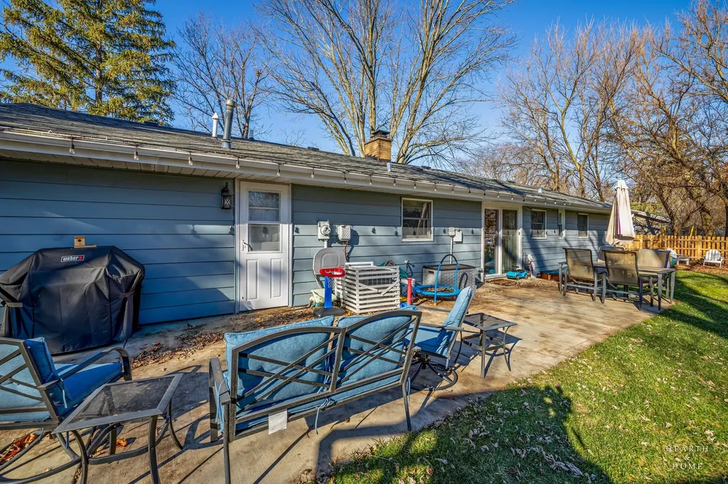 125 Weymouth Court Schaumburg IL 60193