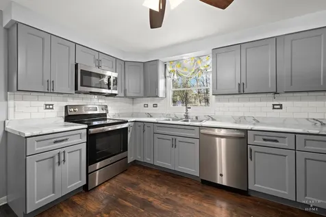 125 Weymouth Court Schaumburg IL 60193