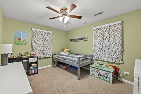 125 Weymouth Court Schaumburg IL 60193