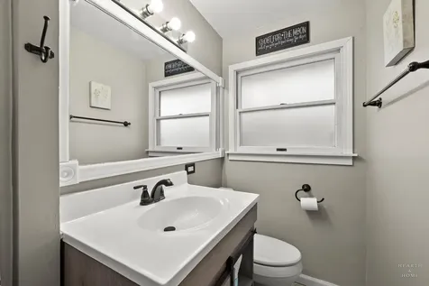 125 Weymouth Court Schaumburg IL 60193