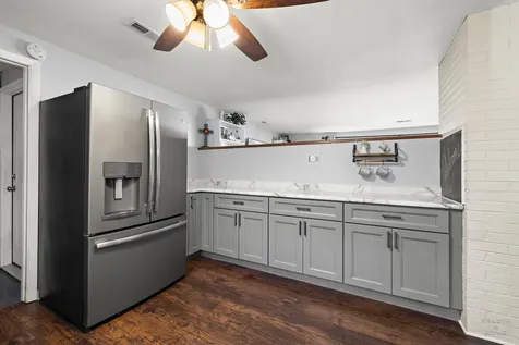 125 Weymouth Court Schaumburg IL 60193