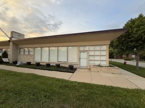 1818 East Northwest Highway Arlington Heights IL 60004