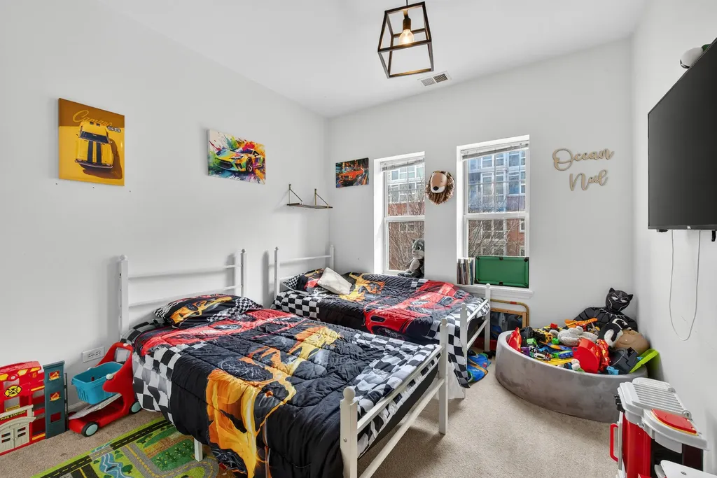16 West 36th Street Chicago IL 60609