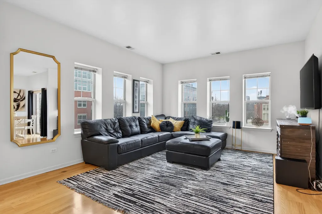 16 West 36th Street Chicago IL 60609