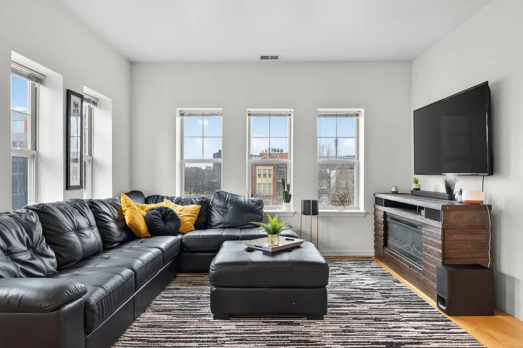 16 West 36th Street Chicago IL 60609