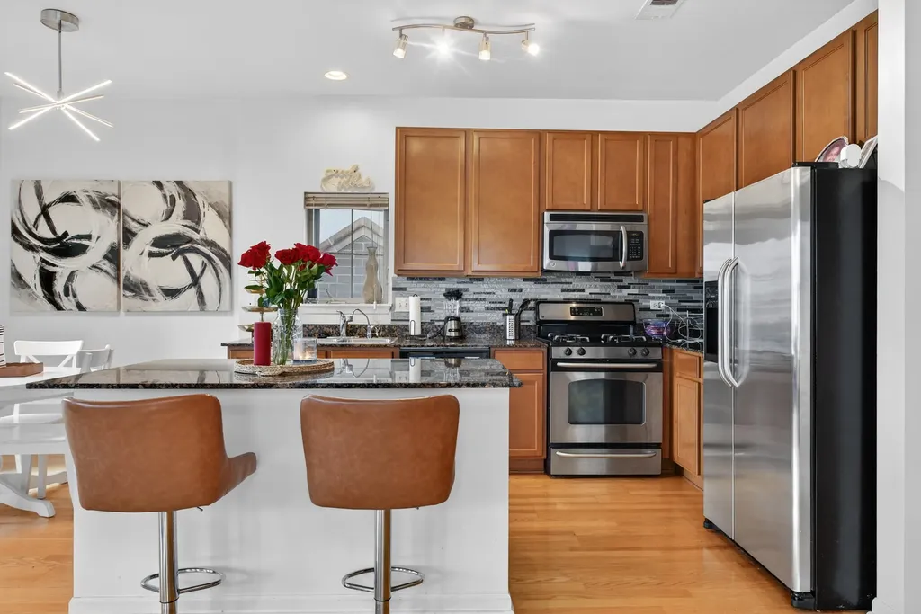 16 West 36th Street Chicago IL 60609