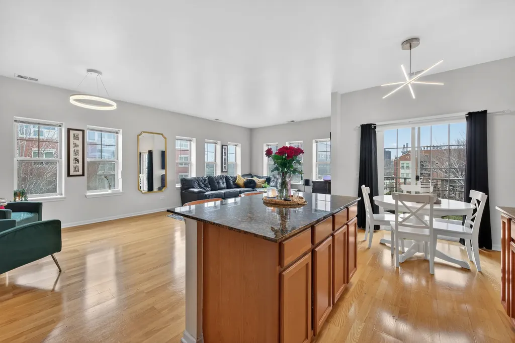 16 West 36th Street Chicago IL 60609