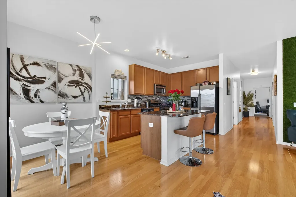 16 West 36th Street Chicago IL 60609