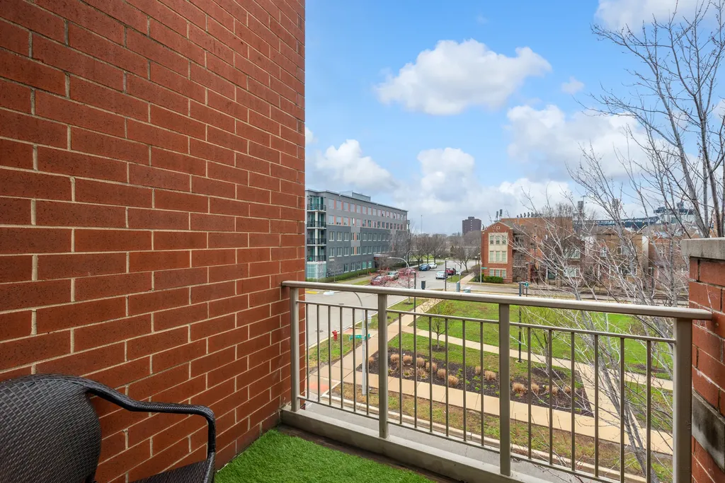16 West 36th Street Chicago IL 60609