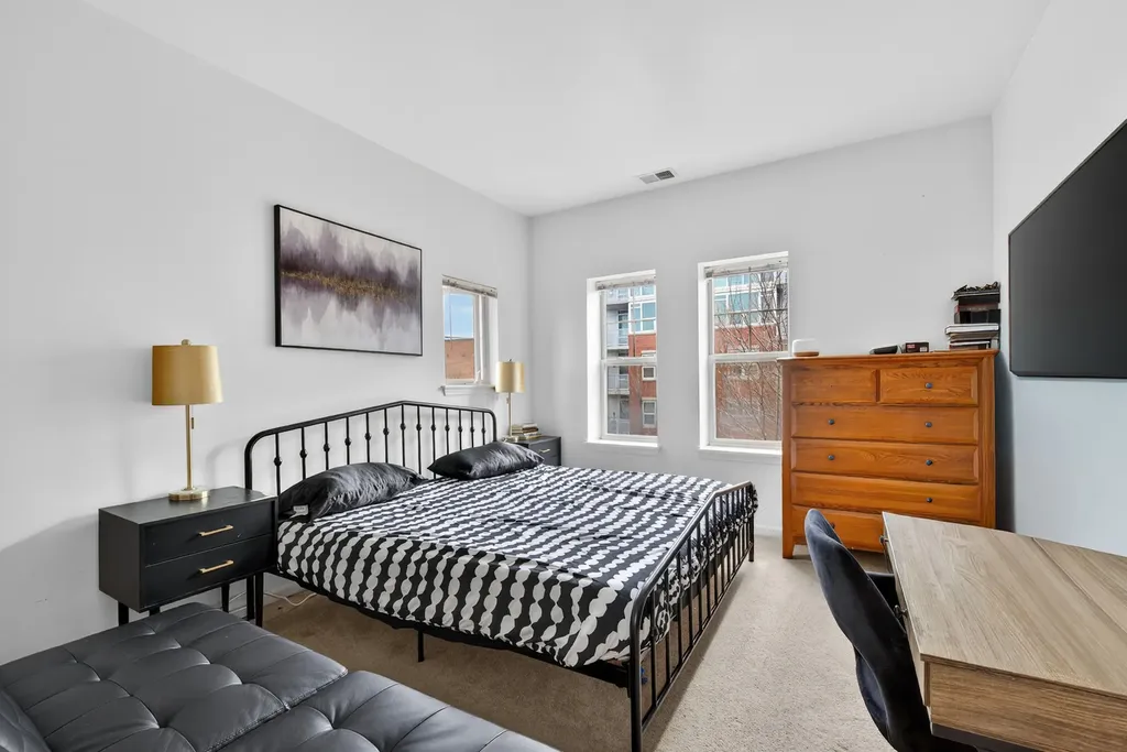 16 West 36th Street Chicago IL 60609