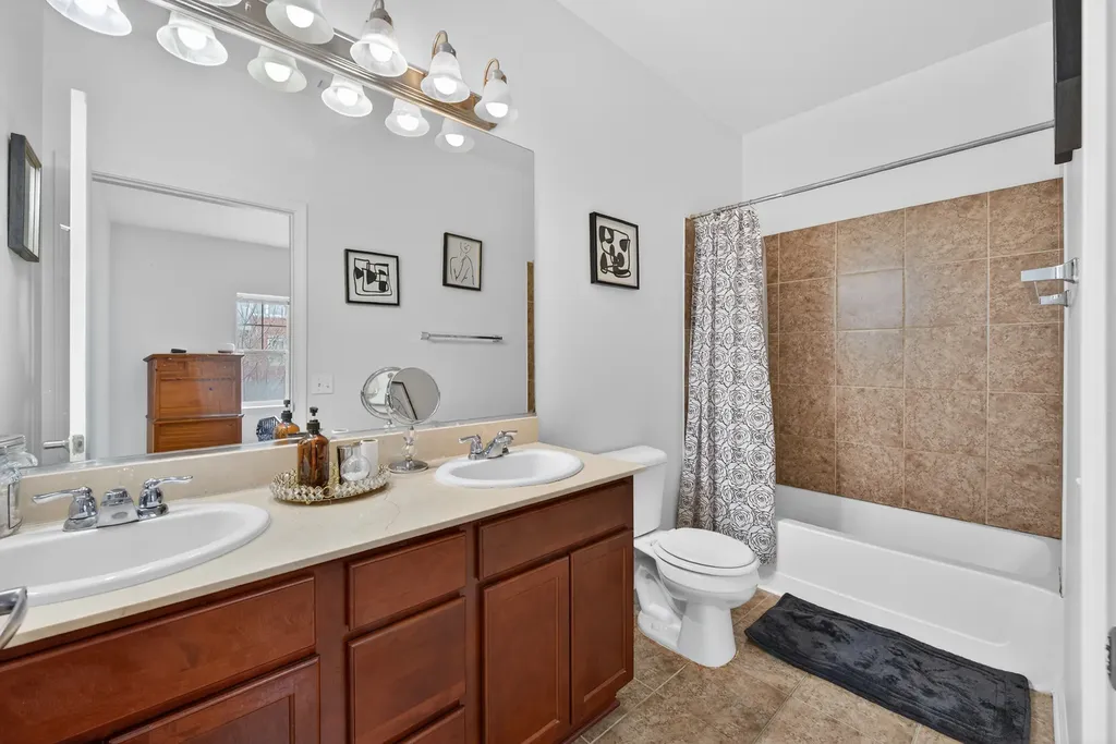 16 West 36th Street Chicago IL 60609
