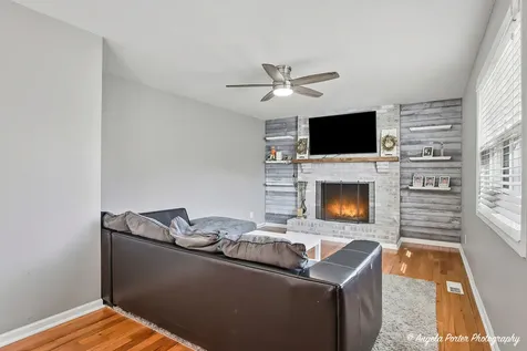 4816 West Courtland Trail Mchenry IL 60050