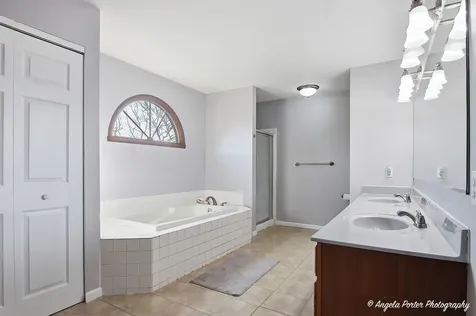 4816 West Courtland Trail Mchenry IL 60050