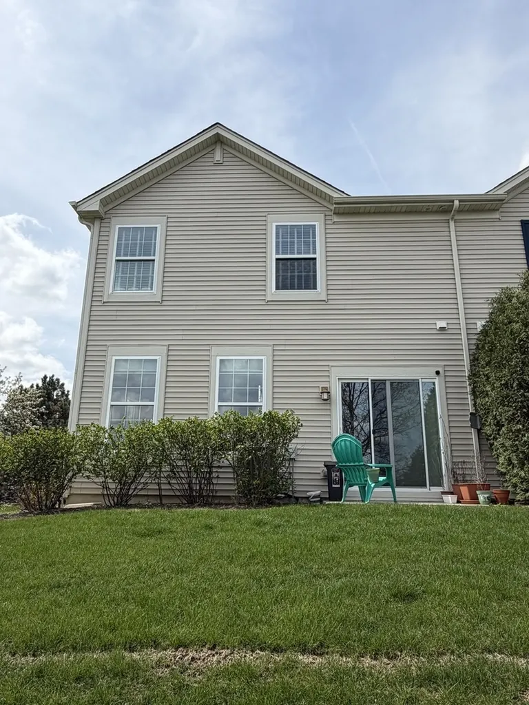 10097 Cummings Street Huntley IL 60142