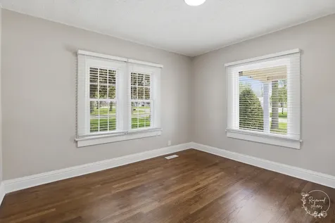 395 East 1st Avenue Clifton IL 60927