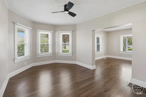 395 East 1st Avenue Clifton IL 60927