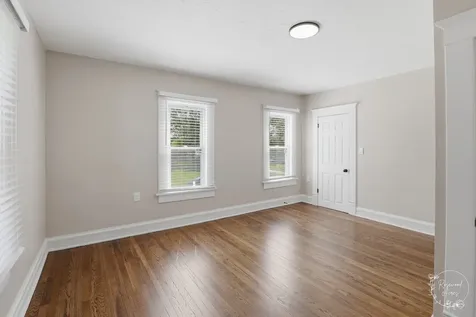 395 East 1st Avenue Clifton IL 60927