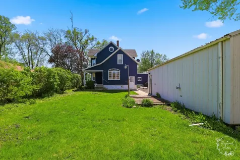 395 East 1st Avenue Clifton IL 60927