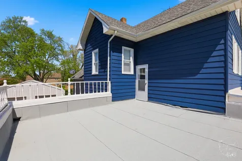 395 East 1st Avenue Clifton IL 60927