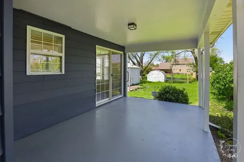 395 East 1st Avenue Clifton IL 60927