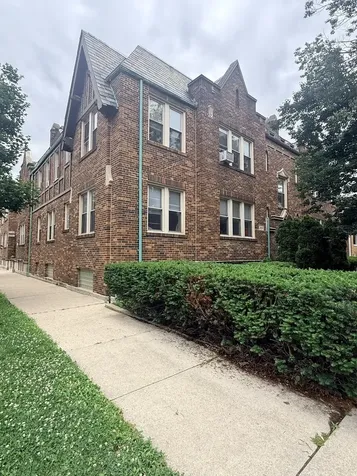 2859 North Kostner Avenue Chicago IL 60641