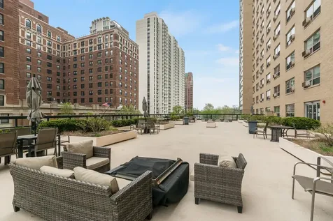 3180 North Lake Shore Drive Chicago IL 60657