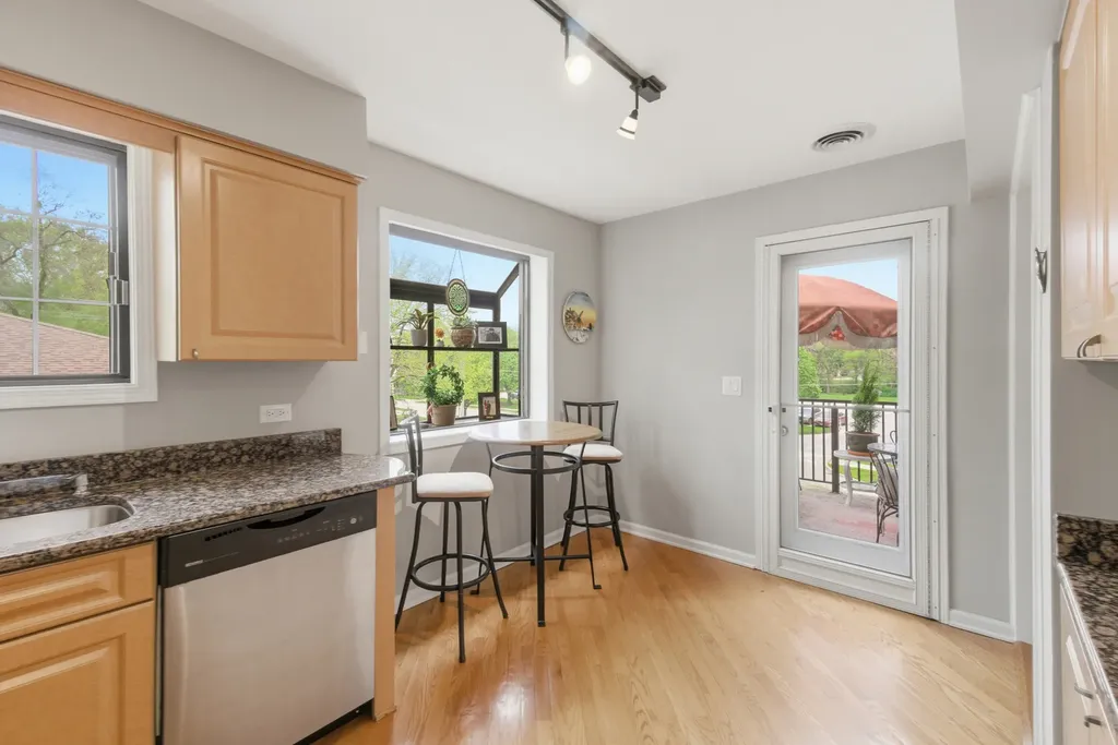 385 Duane Street Glen Ellyn IL 60137