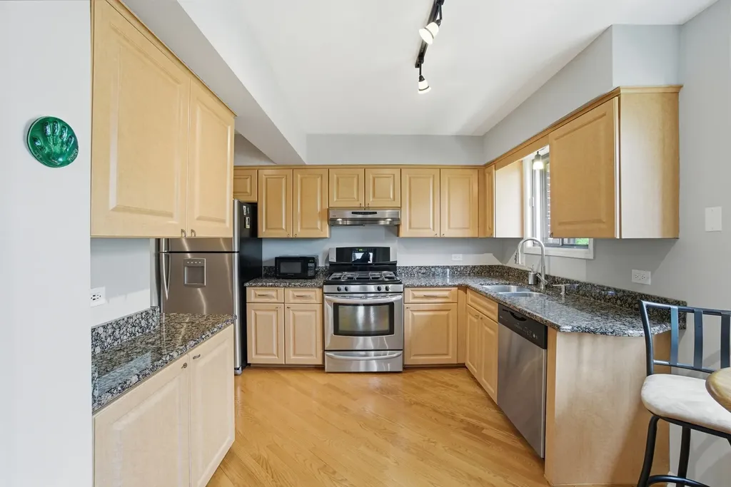 385 Duane Street Glen Ellyn IL 60137