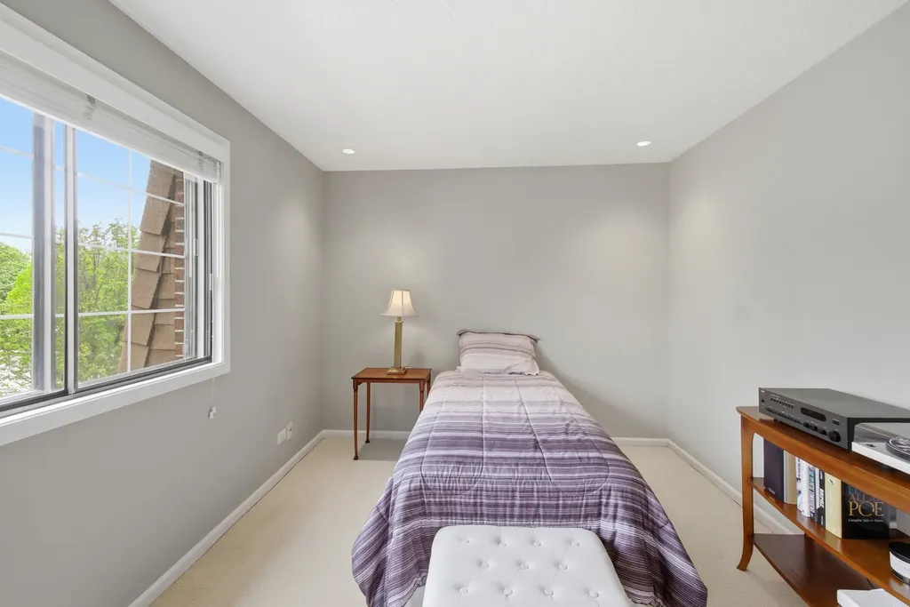 385 Duane Street Glen Ellyn IL 60137