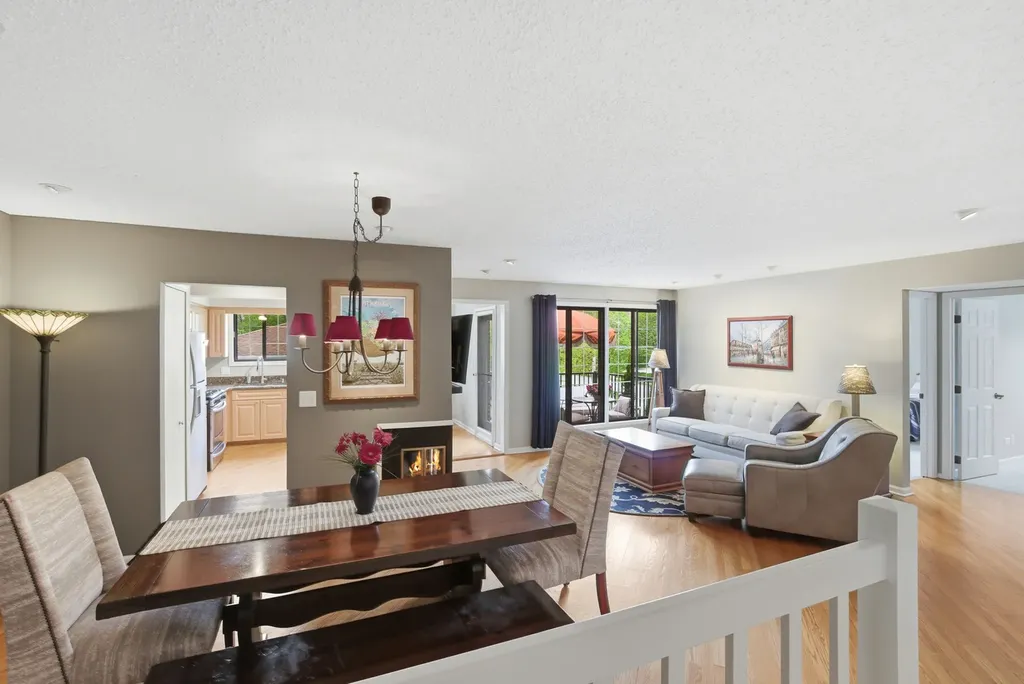 385 Duane Street Glen Ellyn IL 60137
