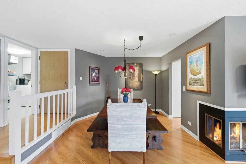 385 Duane Street Glen Ellyn IL 60137