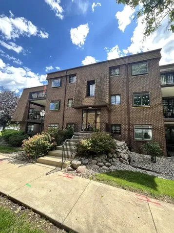 385 Duane Street Glen Ellyn IL 60137