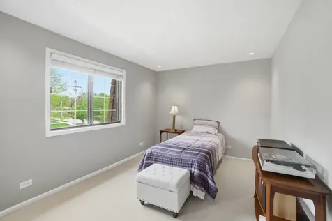 385 Duane Street Glen Ellyn IL 60137