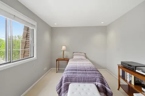 385 Duane Street Glen Ellyn IL 60137