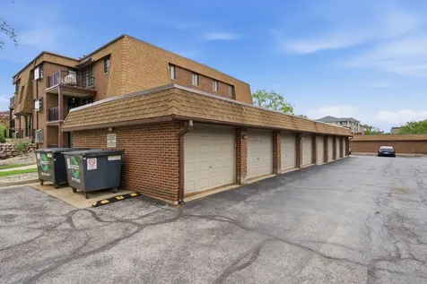385 Duane Street Glen Ellyn IL 60137