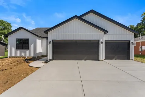 202 West Evergreen Drive St. Joseph IL 61873