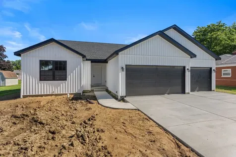 202 West Evergreen Drive St. Joseph IL 61873