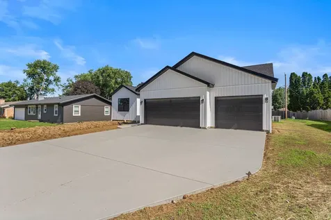 202 West Evergreen Drive St. Joseph IL 61873