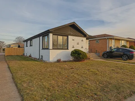 371 Bensley Avenue Calumet City IL 60409