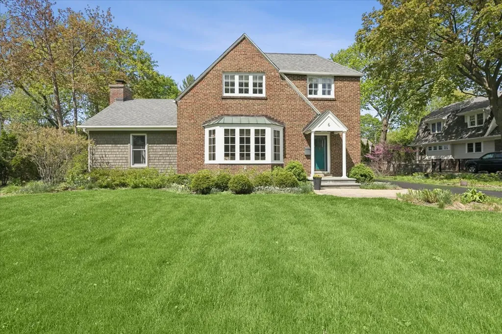 6 East Witchwood Lane Lake Bluff IL 60044
