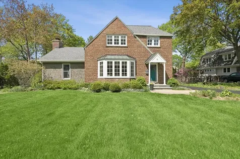 6 East Witchwood Lane Lake Bluff IL 60044