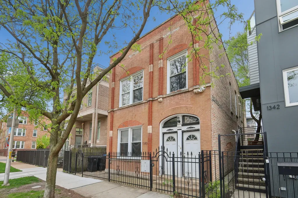 1340 North Rockwell Street Chicago IL 60622
