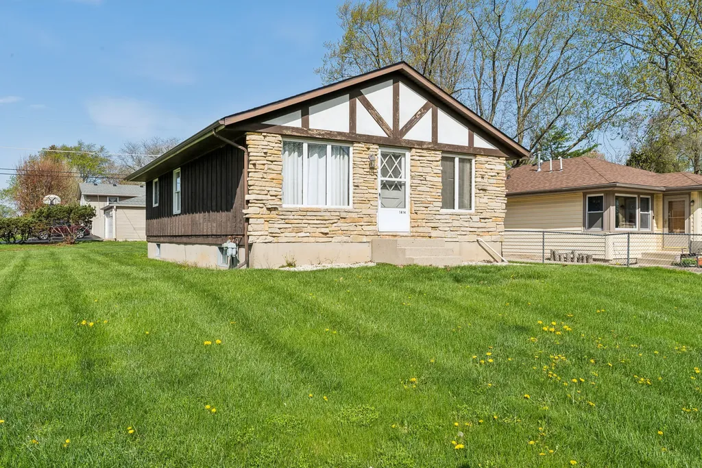 1414 North Avenue Round Lake Beach IL 60073