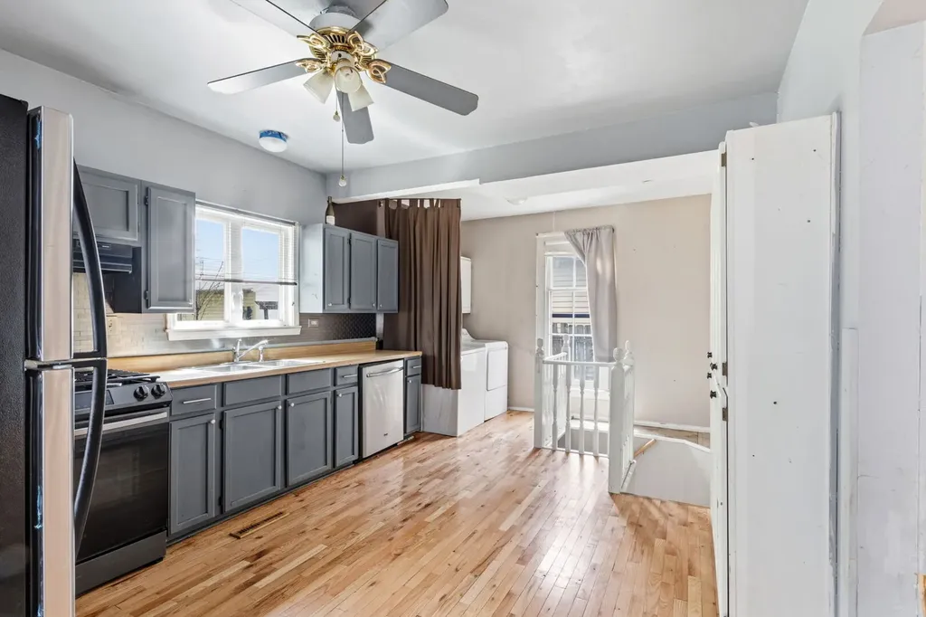 212 South 4th Street Aurora IL 60505