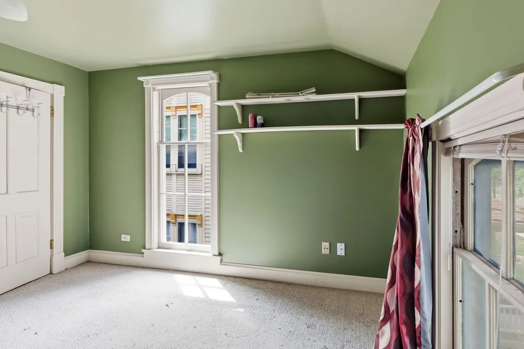 212 South 4th Street Aurora IL 60505