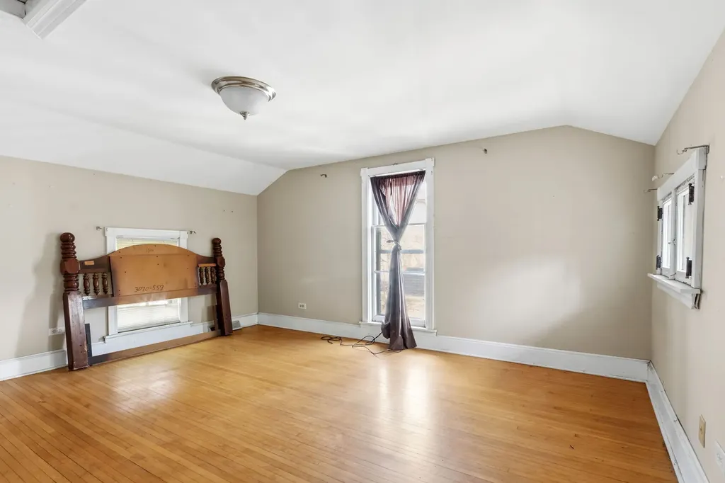212 South 4th Street Aurora IL 60505
