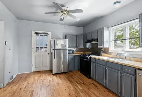 212 South 4th Street Aurora IL 60505