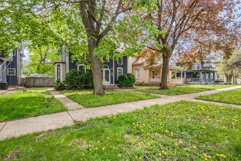 212 South 4th Street Aurora IL 60505