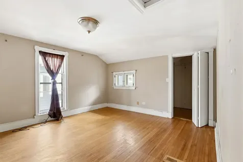 212 South 4th Street Aurora IL 60505